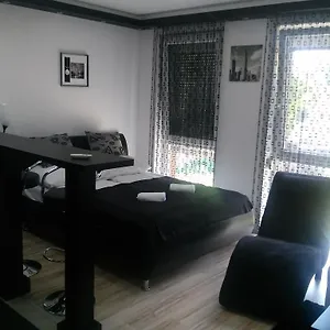 Feszek Apartman Apartment